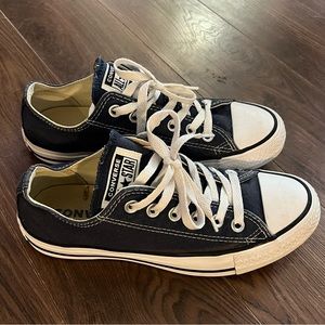 Navy converse 6.5